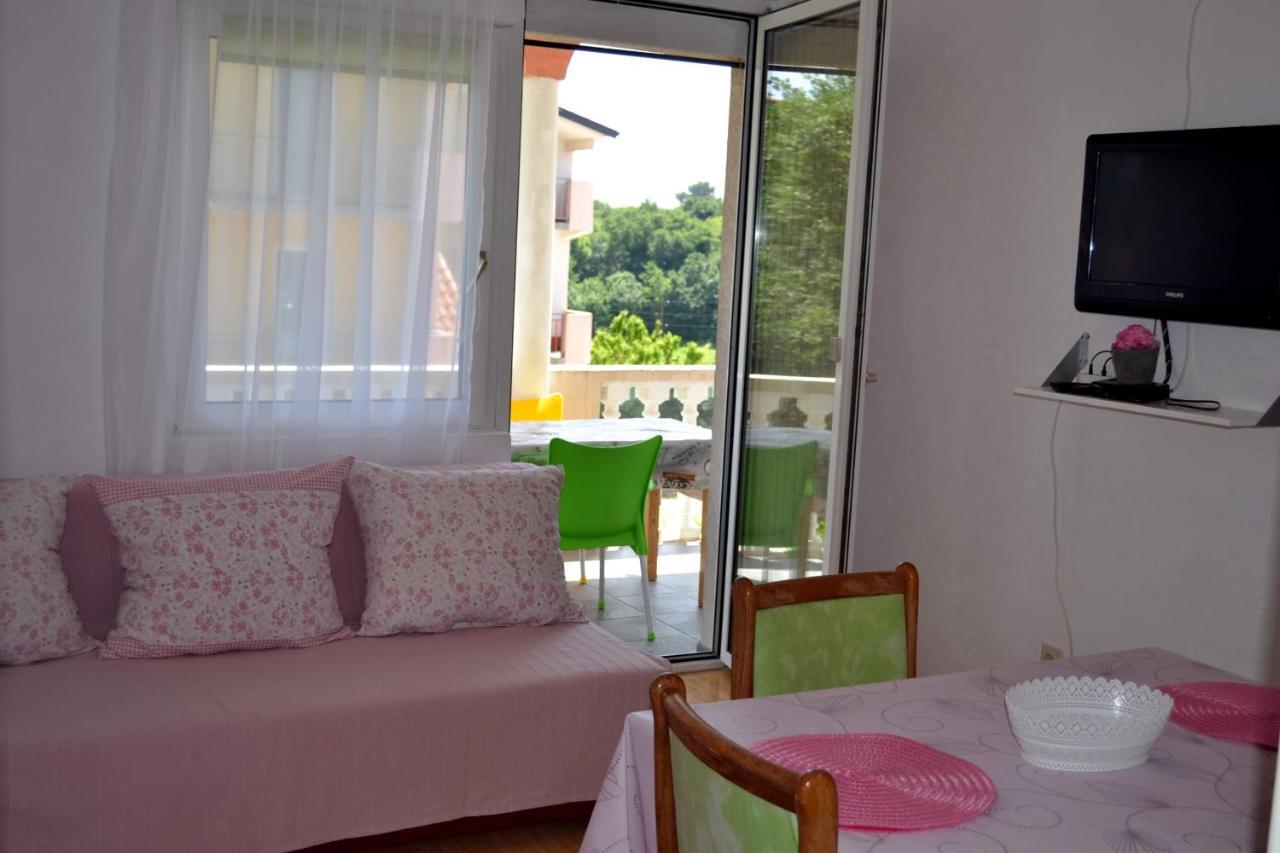 Apartman Basic Pula Exterior foto